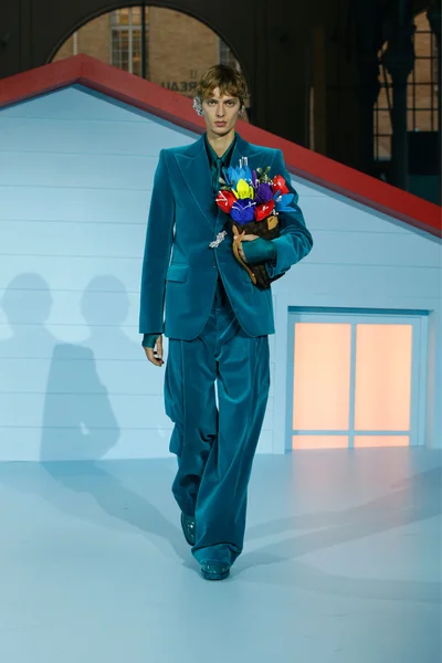 Look 38